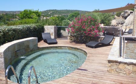 Gite n&deg;20231 Tizzano - Corse - Location G&icirc;te 20231 &agrave; Tizzano en Corse du Sud vue ext&eacute;rieure sur le bassin.