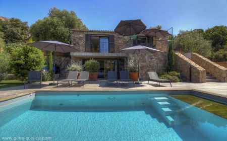 Gite à Afa, Le Grand Ajaccio, Corse du Sud, labellisé Gîtes de France : la piscine et la maison Gite n°20613 Afa - Corse - Gite à Afa, Le Grand Ajaccio, Corse du Sud, labellisé Gîtes de France : la piscine et la maison