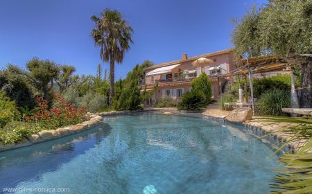 Chambres d'hôtes à Favone, Corse-du-Sud, labellisées Gîtes de France : la maison avec la piscine Bed & Breakfast no.21991 Sari-Solenzara - Corse - Chambres d'hôtes à Favone, Corse-du-Sud, labellisées Gîtes de France : la maison avec la piscine